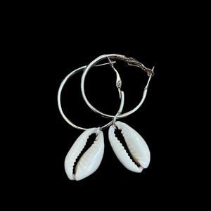 Bohemian sea shell hoops earrings